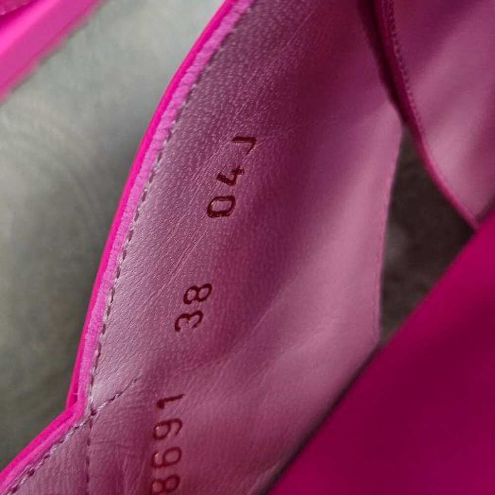 Gucci Women's Hot Pink Logo Slingback Sandals - Picture 12 of 15